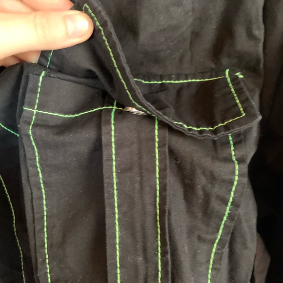 New Look Black and Green Cargo Cropped Jacket Womens Size M - Picture 5 of 6